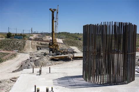  ¿Innovaciones en Ingeniería Civil: Una Sinfonía de Concreto y Acero? 